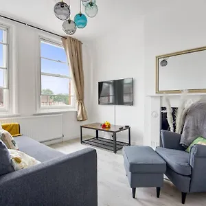 Stunning Gem Of Twickenham